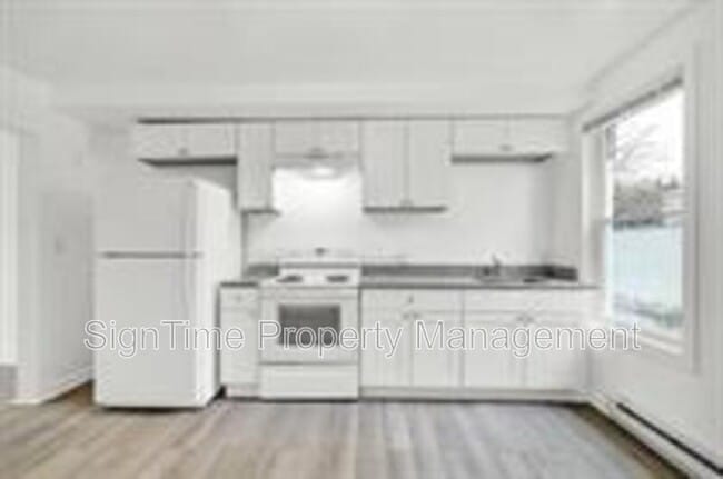 Building Photo - 185-199 Berkson Avenue - 193