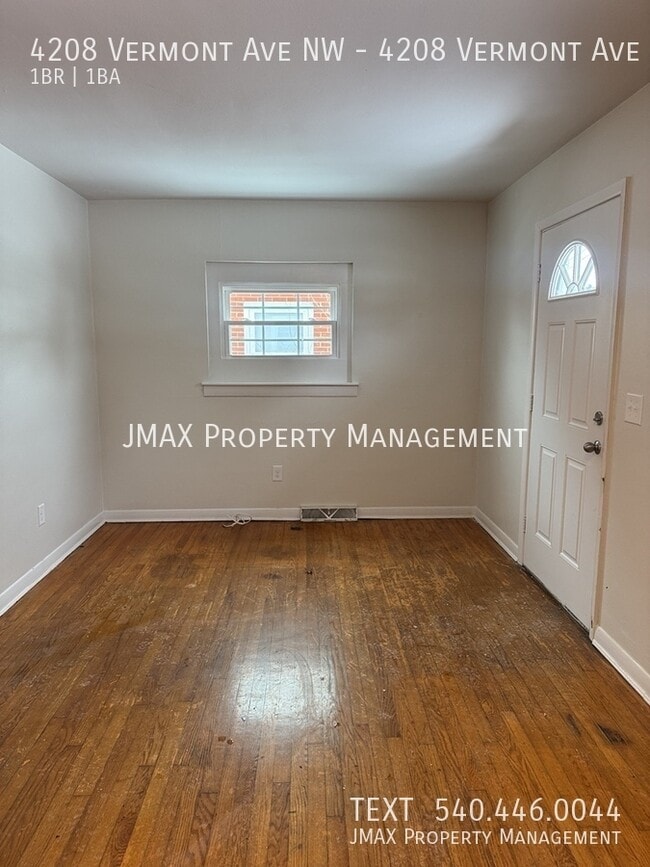 Photo - 4208 Vermont Ave NW Unidad 4208 Vermont Ave NW
