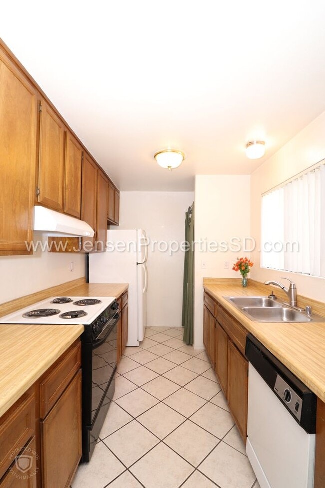 Photo - 1 Bed, 1 Bath Condo w/ Parking, Utilities,... Unidad 107A