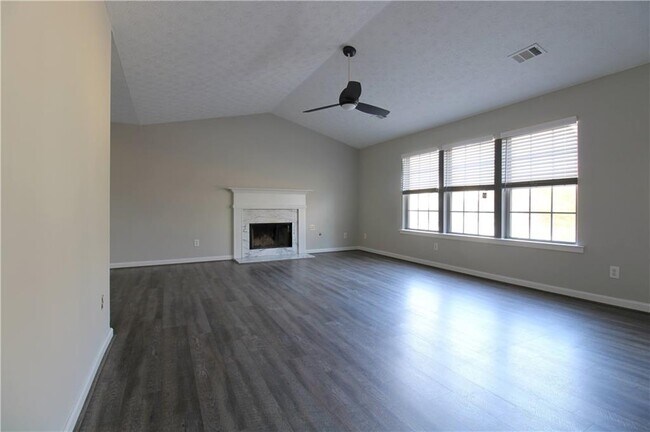 Photo - 2363 Mills Bend