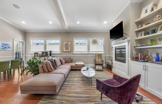 Photo - 616 E 4th St Unidad 402