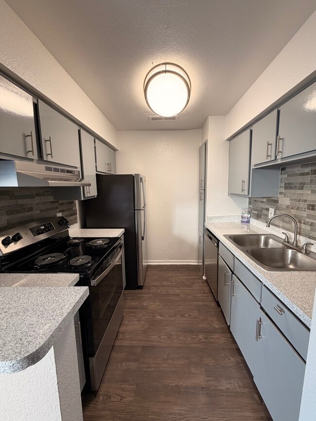 Apollo Palms Apartments