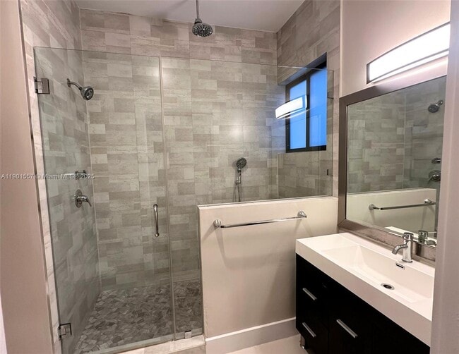 Photo - 824 SW 74th Ct