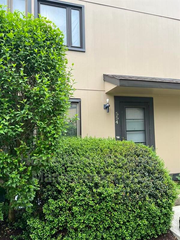 Photo - 554 West Ct