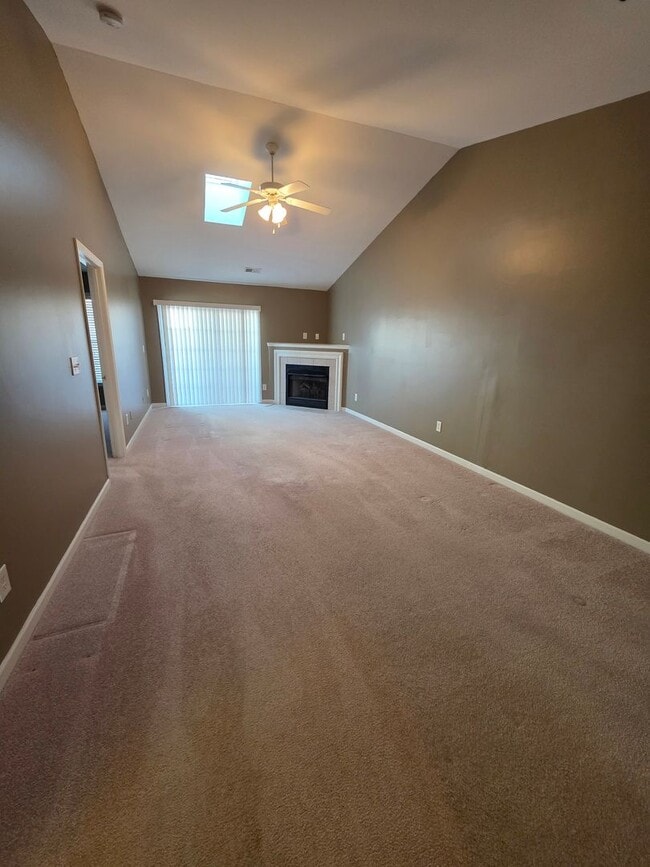 Photo - 2 BR Townhome!
