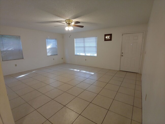 Photo - 5324 Desoto Pl Unit A