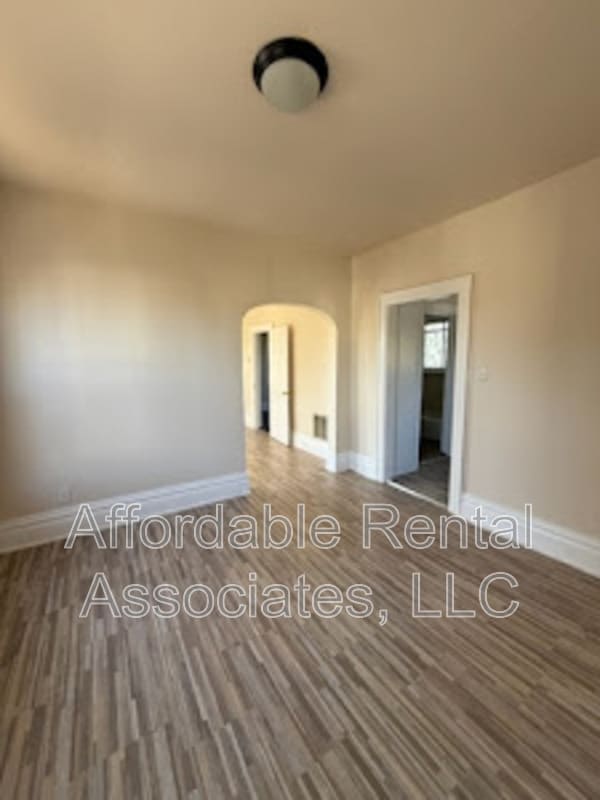 Photo - 1500 W Greenfield Ave Unit Upper