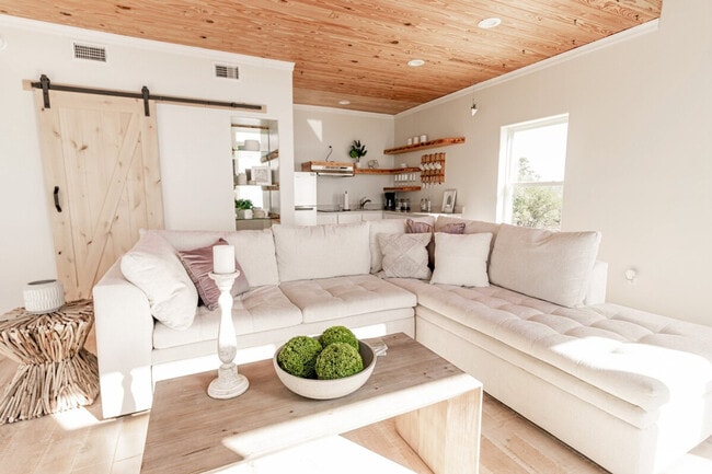 Photo - 6717 Belle Fontaine Dr Unit ID1032111P