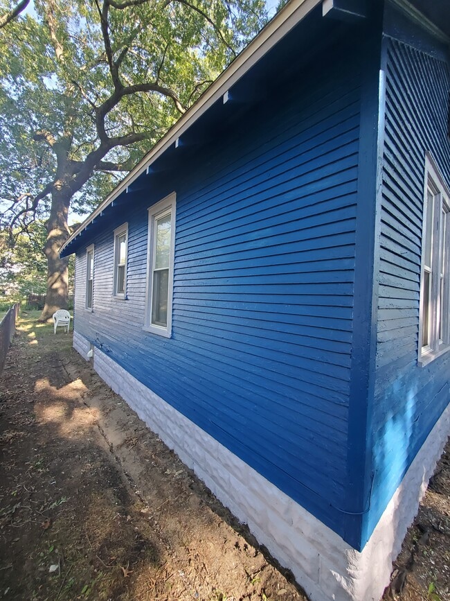 Photo - 2642 Riordan St