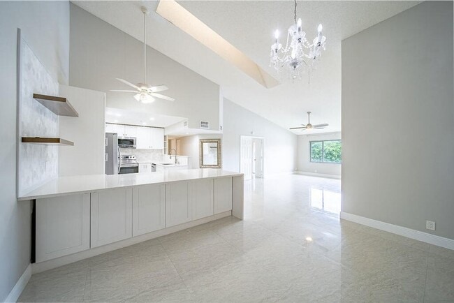Photo - 13810 Oneida Dr