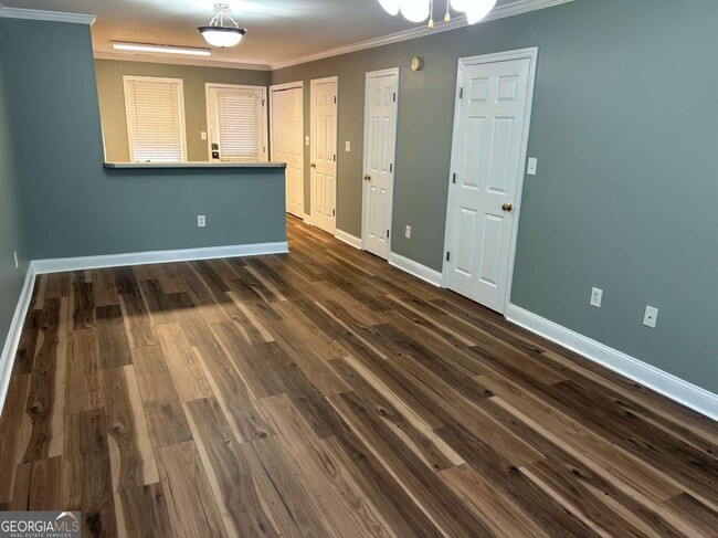 Photo - 240 Cleveland Rd