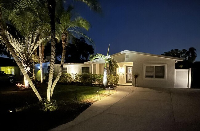 Photo - 4833 W Bay Ct Ave