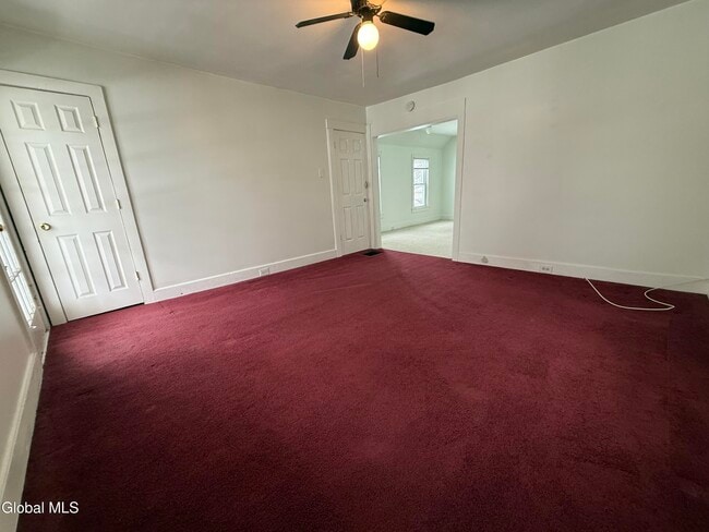 Photo - 172 Kingsboro Ave