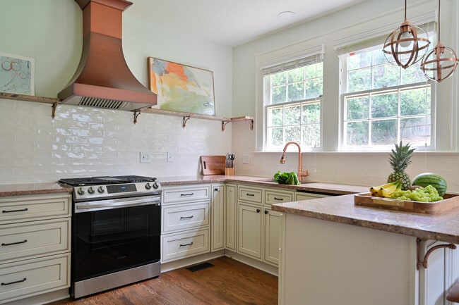 Photo - 1799 Flagler Ave NE