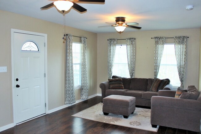 Photo - 16 W Anderson St