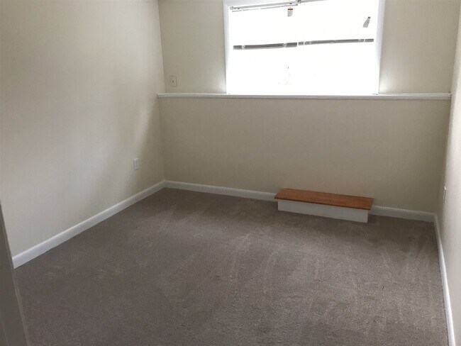 Photo - Fairfax 6-plex Unit 5