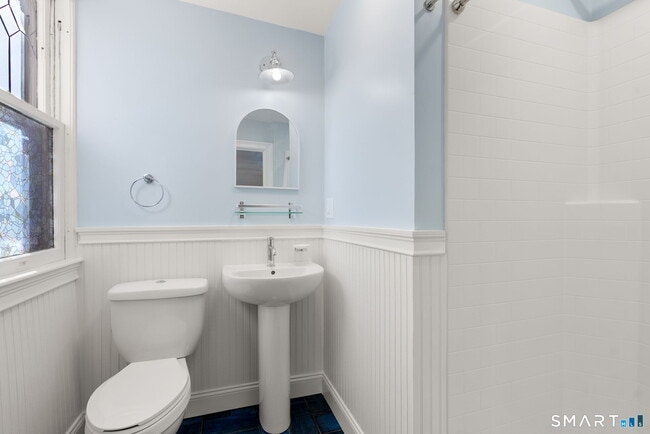 Photo - 360 Farmington Ave Unidad 12