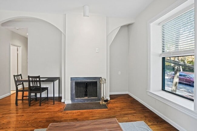 Photo - 2101 N St NW