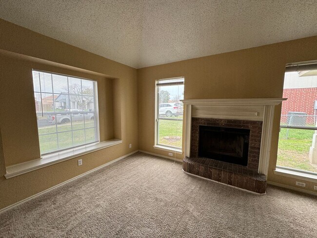 Photo - 3501 Rainforest Ln