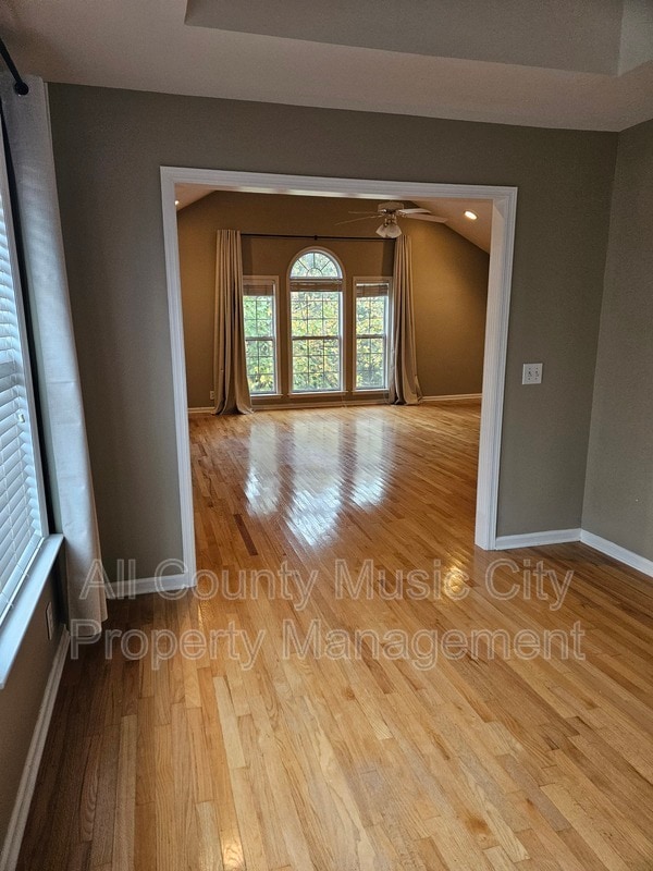 Photo - 425 Chamberlain Park Ln