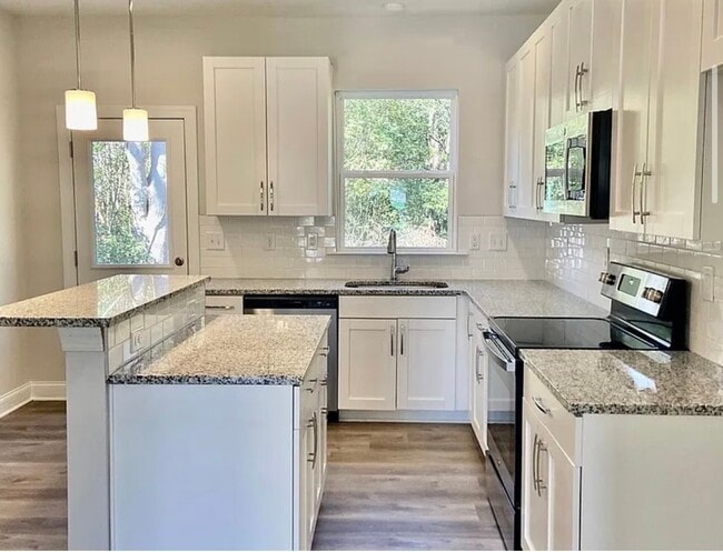 Photo - 1538 Crawford Rd