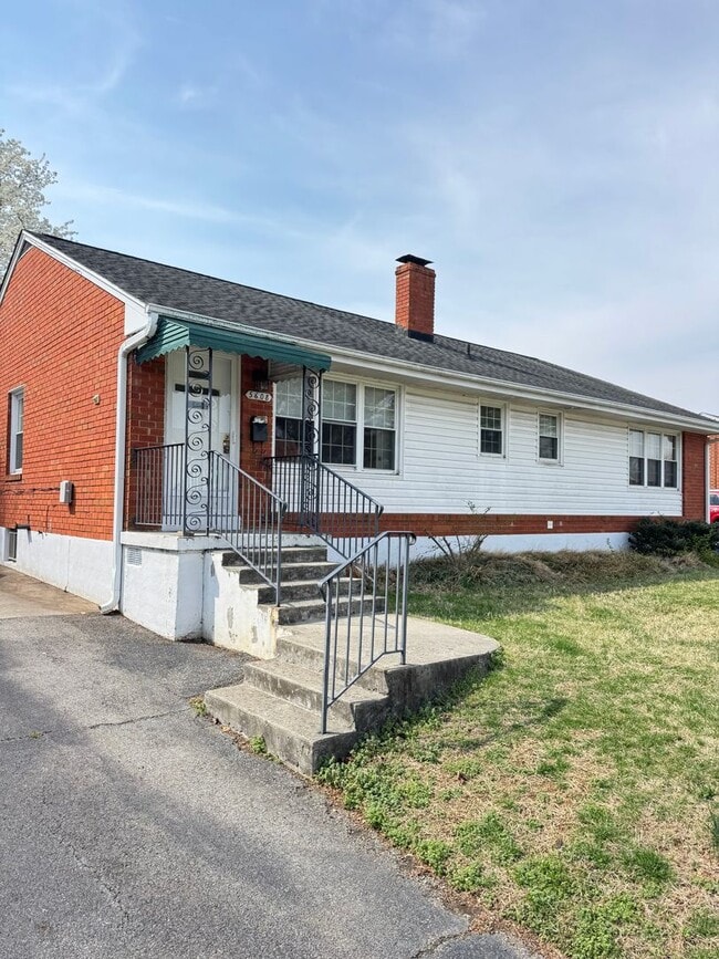 Building Photo - Malvern Road Duplex Unit 5608