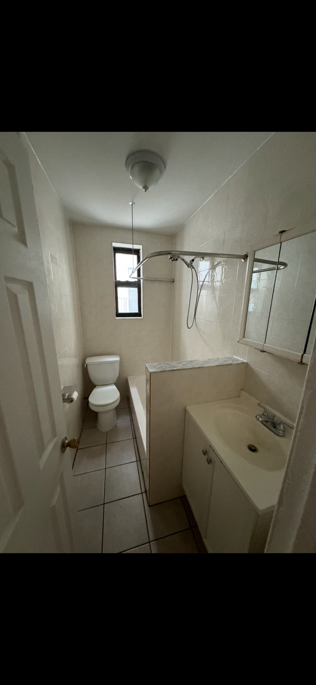 Photo - 30-17 34th St