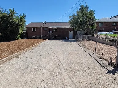 Photo - 5211 Julian St