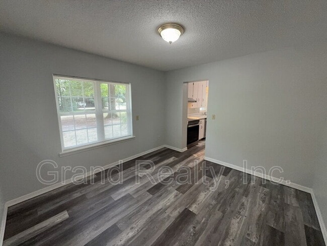 Photo - 3693 Scoggins St