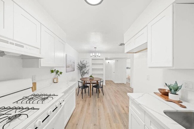 1500-1794 E. Kay St. (1515 Rosecrans)