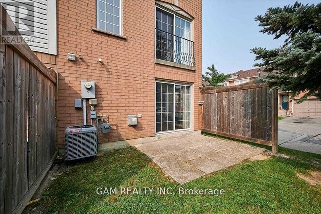 Photo - 5030 Heatherleigh Ave
