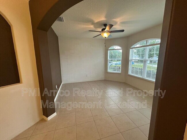 Photo - 2009 Country Aire Loop