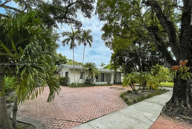 Building Photo - 8045 SW 62nd Ct Rental