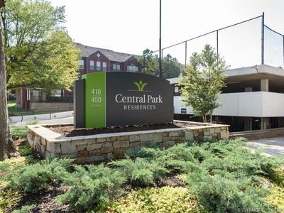 Front Entrance - 450 W 7th St Condo Unit 1803