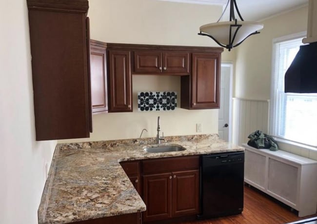 Photo - 1085 Highland Ave