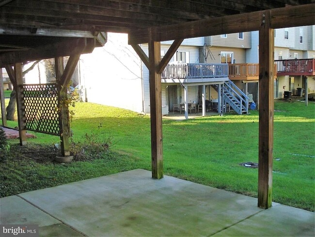 Photo - 32 Rocky Brook Ct