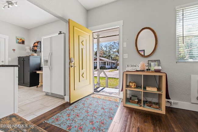 Photo - 909 Cedar St