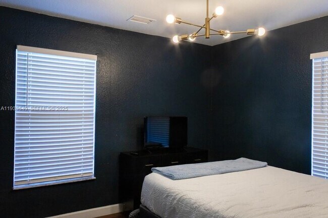 Photo - 765 NW 77th St