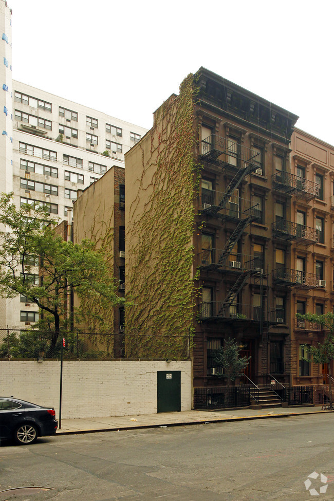 Building Photo - 444 W 58th St Rental