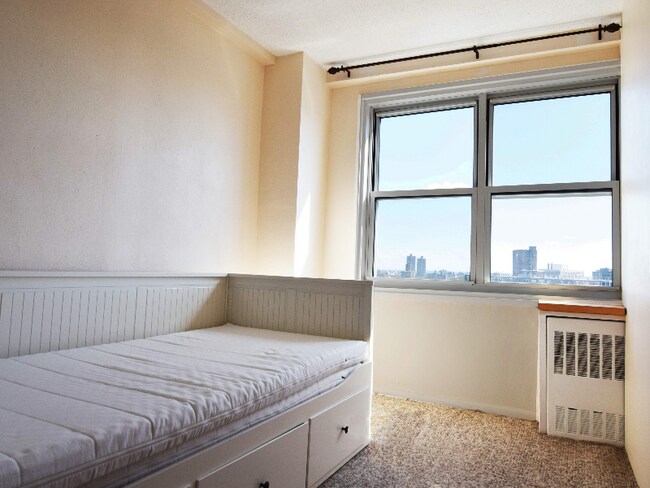 Photo - 3935 Blackstone Ave