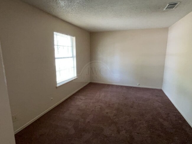 Photo - 1502 Linda Ln