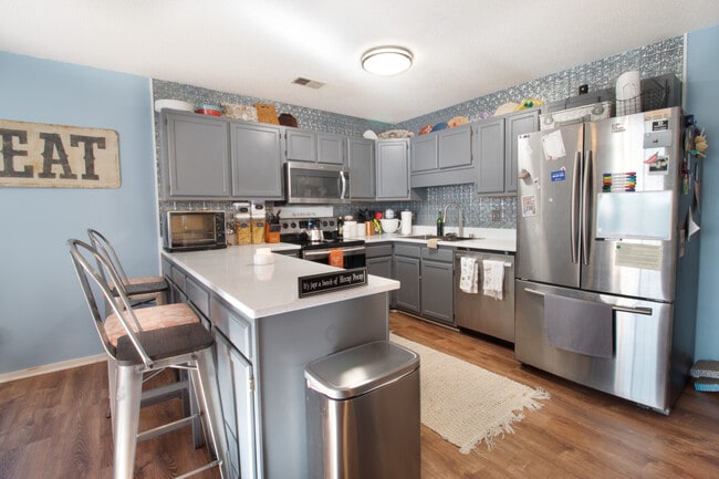 Photo - 1711 Orange Grove Shores Dr