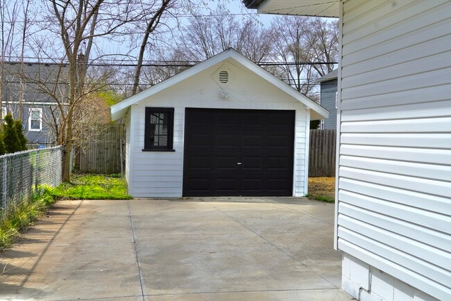 Photo - 2519 Phillips Ave