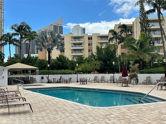 Photo - 17801 N Bay Rd Unit 212