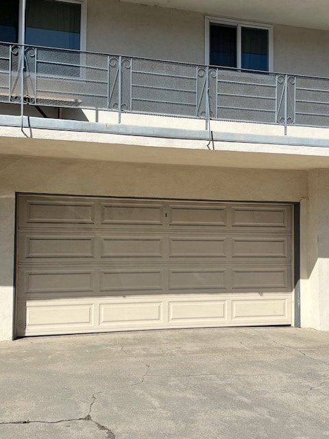 shared garage space - 2611 Mathews Ave Unit 2
