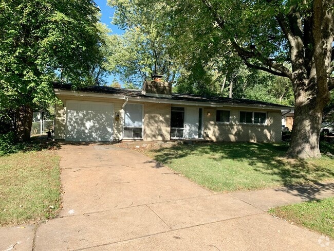 Building Photo - 3 Bedroom Home in Florissant - UPDATED KIT...