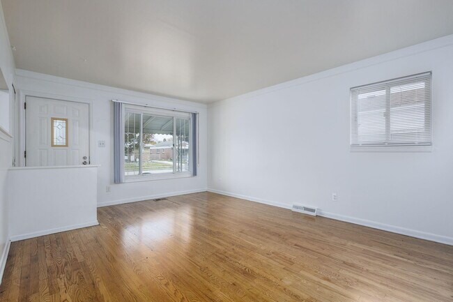 Photo - 8261 Gerald Ave