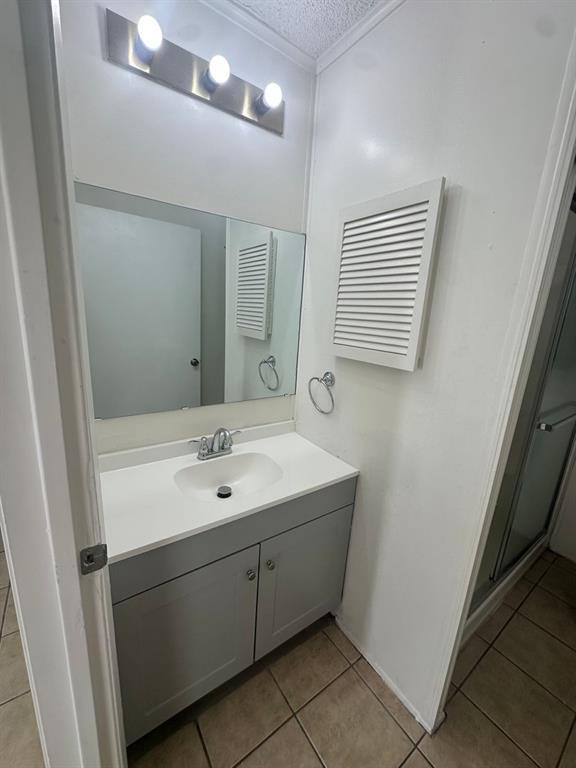 Photo - 204 Aster St