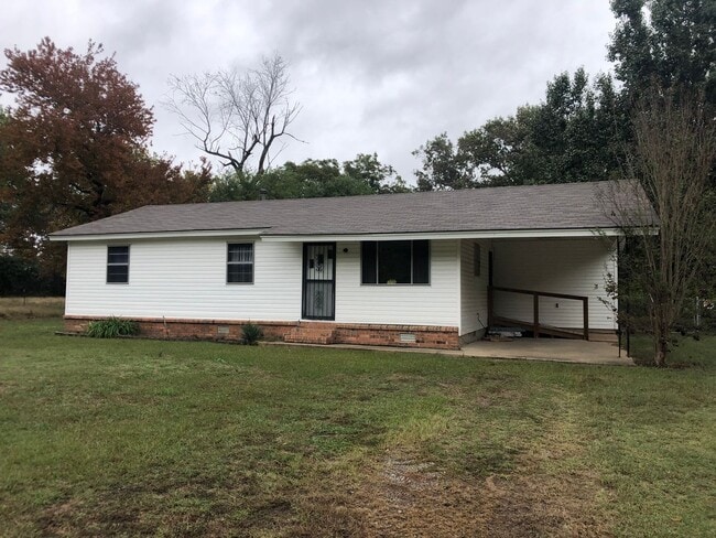 Building Photo - Charming Single-Story Home on a Spacious Lot
