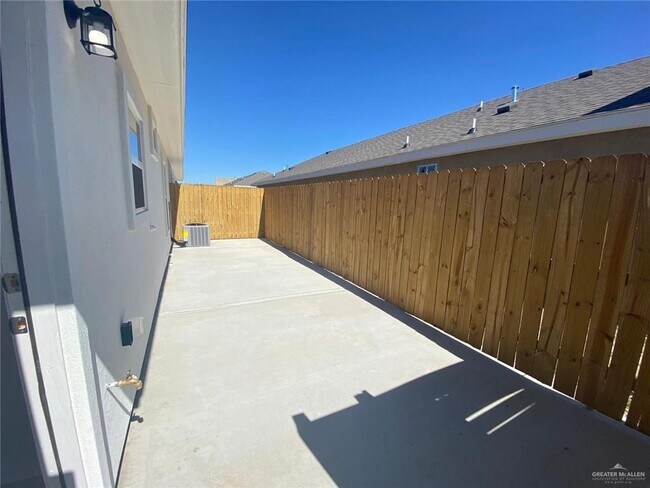 8 West Dr Unit 3
